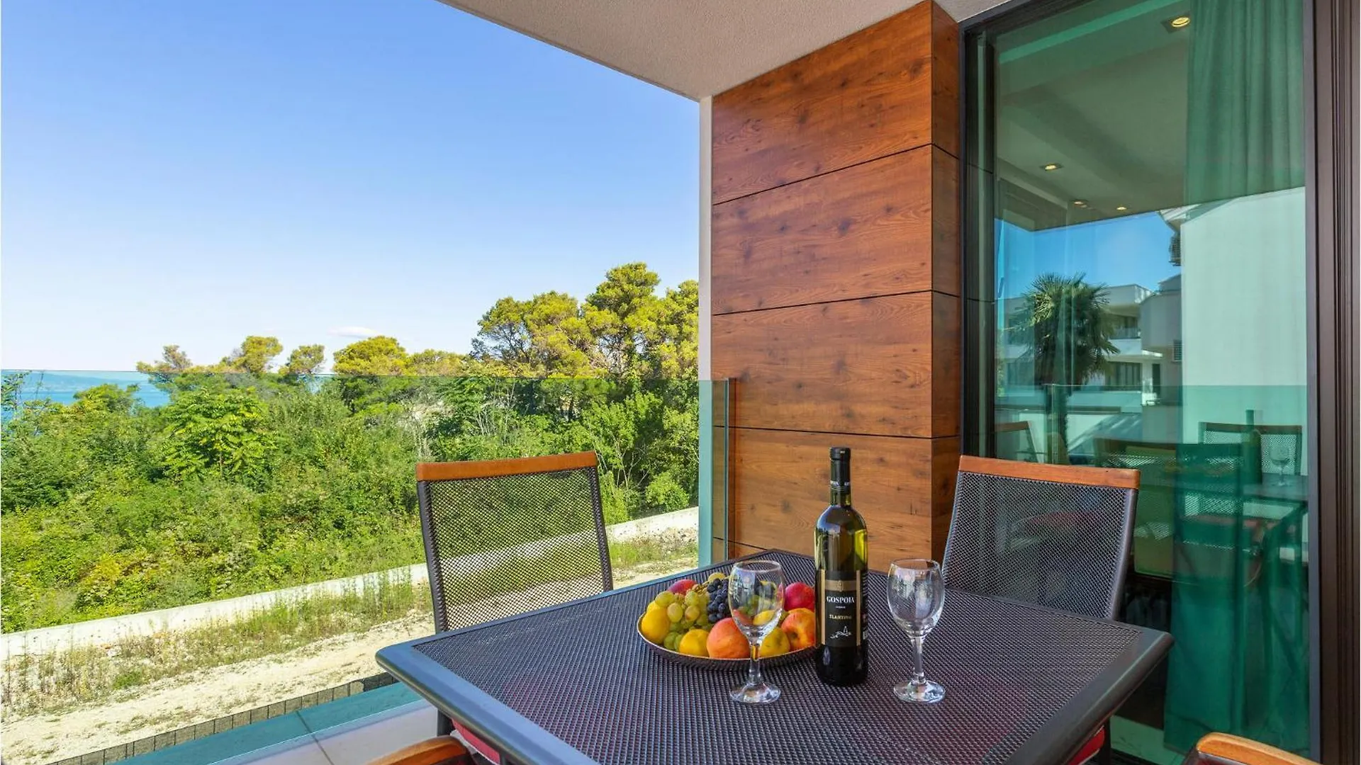 Stunning Apartment In Malinska With Kitchen 0*,